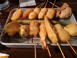 A picture of Kushikatsu on a plate A picture of Kushikatsu on a plate