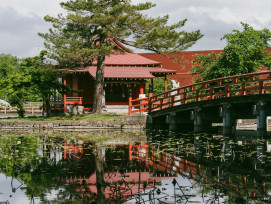 Red Sumiyosho Bridge to Shrine: Photo by Robert Schwarz Red Sumiyosho Bridge to Shrine: Photo by Robert Schwarz