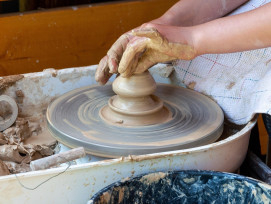 Traditional workshop visit with artisan demonstration. Image by wal_172619 from Pixabay Traditional workshop visit with artisan demonstration. Image by wal_172619 from Pixabay