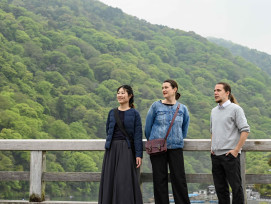 Local guids take hiking trails with the travelers outsi
