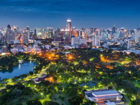 Visit Lumphini Park