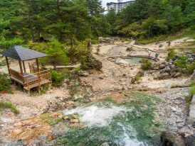 Visit Sainokawara Park on a weekend trip 