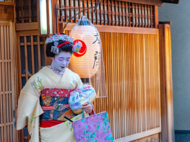 Geisha district tour by City Unscripted