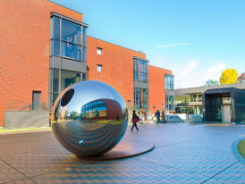  Tokyo Metropolitan Art Museum with its special exhibit