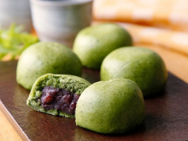 Explore the use of seasonal ingredients