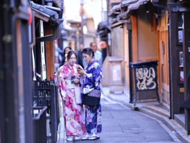 Strolling around the Geisha district