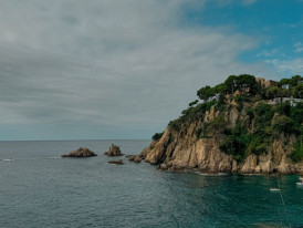 4. Enjoy the Nice Ocean and Castle views from Playa Man