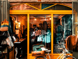 Boutique storefront on Orange Street. Image by Volkan Vardar from pexels