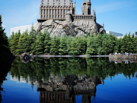 Harry Potter themed area with Hogwarts castle. Image by Soyoung Han from Unsplash