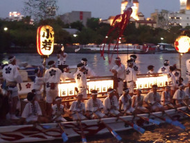 Tenjin Matsuri - Photo by MASA, Creative Commons