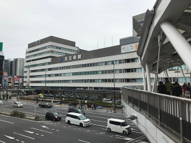 Tennoji exterior with traditional Japanese architectural elements Photo by そらみみ Creative Commons Attribution-Share Alike 4.0