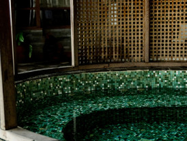  European-themed spa area with classical architectural elements and mineral pools. Photo by Frederick Shaw on Unsplash