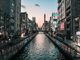 Dotonbori at twilight. Photo by Satoshi Hirayama Pexels