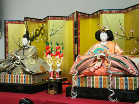 Traditional Japanese artifacts and cultural displays at the Osaka Museum Photo by keiko Tokuriki on Unsplash