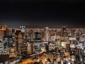 The sky at night in Osaka.Geejay Sabordo on Unsplash