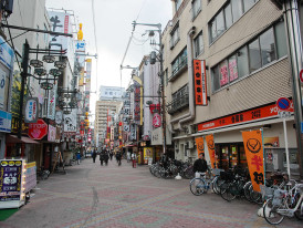 Sakaemachi in Juso. Photo by Laitr Keiows via Wikicommons