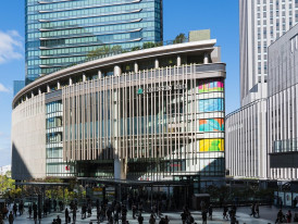 Rush hour crowds flowing through Grand Front Osaka's multi-level transit connections.Image by 