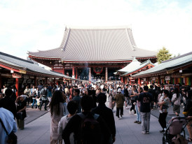 Many guest during a temple visit Photo by Eugenio Felix: Pexels