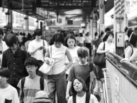 Rush hour commuters at Osaka Station. Photo by Alvaro Matzumura on Unsplash