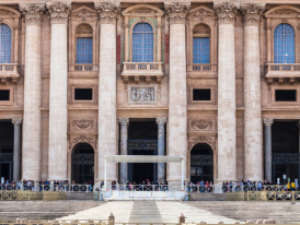 Light scarf at St Peter’s security line