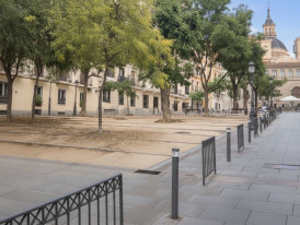 Quiet Plaza de la Paja early in the day