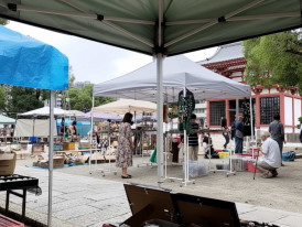 Early morning stalls at Shitennoji Temple Market in Osaka