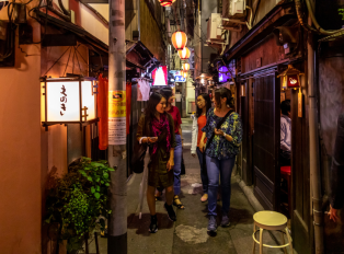 Group of people on a tour with a private tour guide