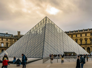 The Louvre Museum: A timeless art odyssey