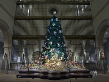 Be in awe of the Met Museum Christmas Tree Be in awe of the Met Museum Christmas Tree
