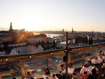 Enjoy Drinks with a View Enjoy Drinks with a View