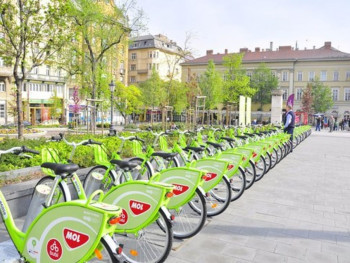 Cycle Around Budapest Cycle Around Budapest