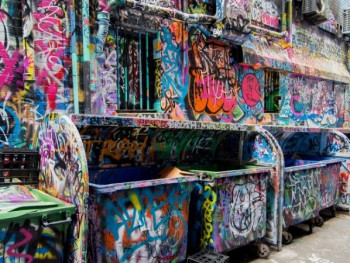 Discover the laneways: street art central Discover the laneways: street art central