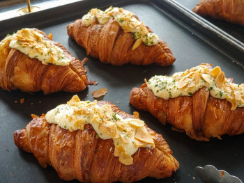 Agathé Pâtisserie: feeling French with pastries and cro Agathé Pâtisserie: feeling French with pastries and cro