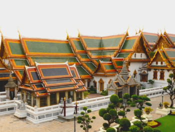 Visit the Grand Palace Visit the Grand Palace