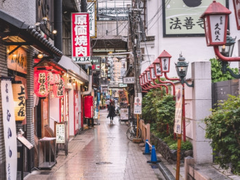 Walk down Hozenji Yokocho Walk down Hozenji Yokocho