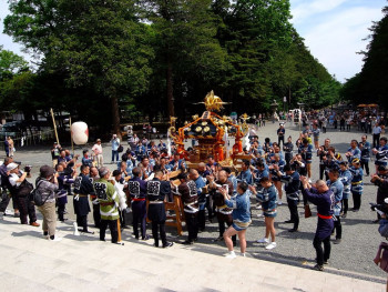 Experience the Hokkaido Shrine Festival Experience the Hokkaido Shrine Festival