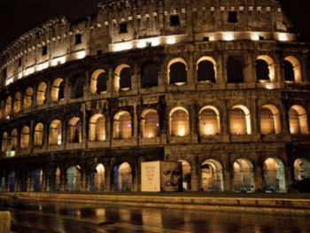 Visit the Colosseum after dark Visit the Colosseum after dark