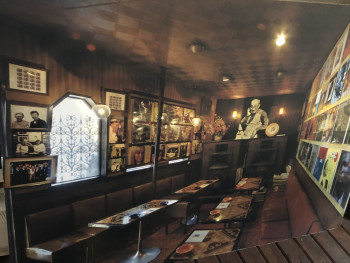 Listen to Records at Chigusa Jazz Café Listen to Records at Chigusa Jazz Café