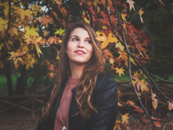 Explore the autumnal leaves in the parks Explore the autumnal leaves in the parks