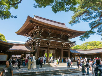 Private tour to Meiji Jingu Shrine Private tour to Meiji Jingu Shrine