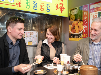 Tour Japans local food spots
