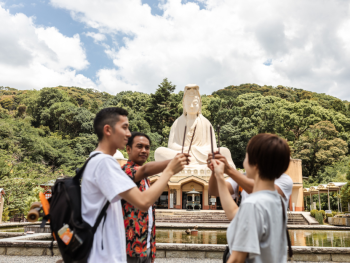 Tourists choose day trips from Tokyo with local guides