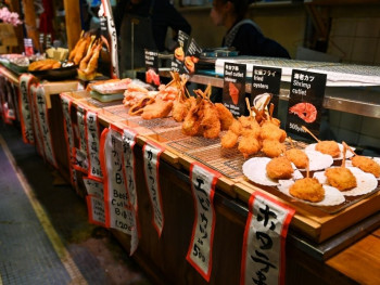 Tour Kyoto with City Unscripted's Nishiki Market tour