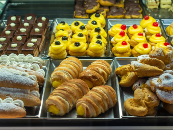 Make the kids happy with sweet treats Make the kids happy with sweet treats