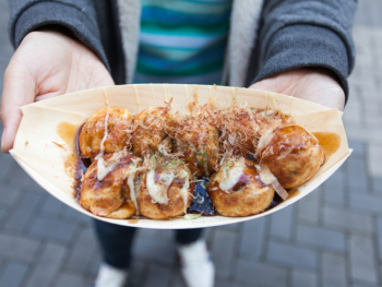 Takoyaki, the best street food in Osaka Takoyaki, the best street food in Osaka