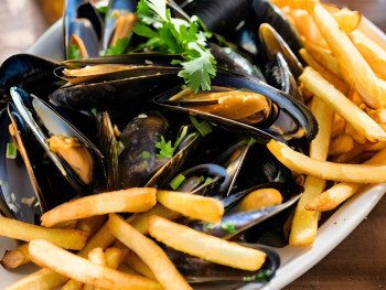 Moules-Frites (Mussels-Fries)