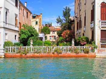 The-Secret-Gardens-of-Venice