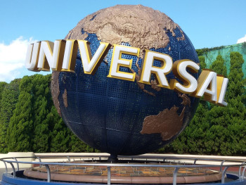 The iconic Universal Studios Japan globe with Japanese styling. Image by Eyang Sabur from Pixabay