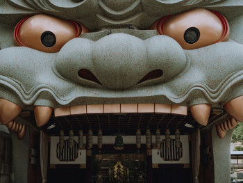 Close-up of the massive, dramatic wooden lion head stage structure at Namba Yasaka Shrines Photo by Shriram Nagarajan on Unsplash Close-up of the massive, dramatic wooden lion head stage structure at Namba Yasaka Shrines Photo by Shriram Nagarajan on Unsplash