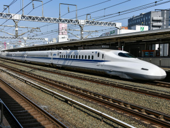 Shinkansen pulling into Shin-Osaka Photo by David Dibert on pexels Shinkansen pulling into Shin-Osaka Photo by David Dibert on pexels